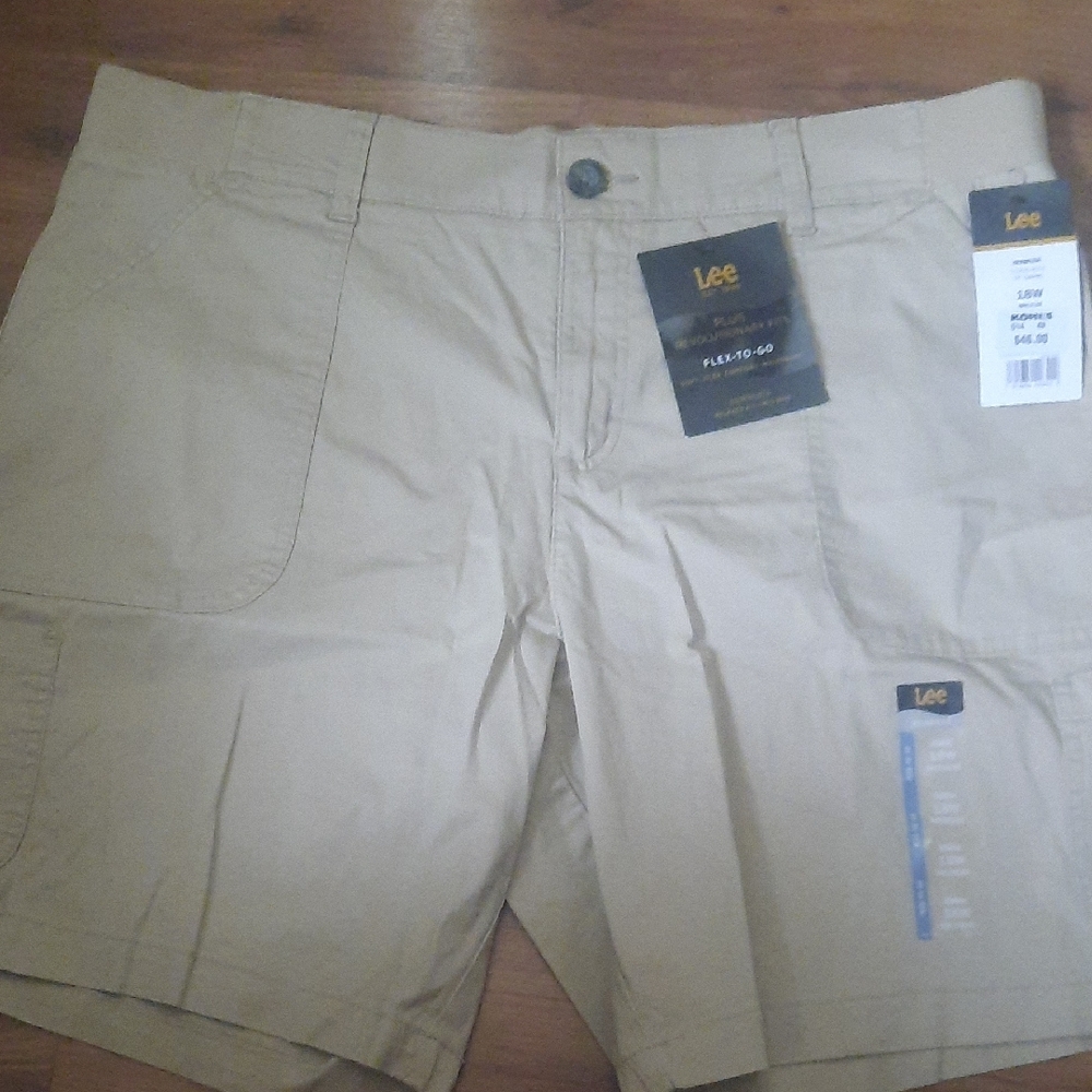 Lee Woman's Tan Cargo Shorts